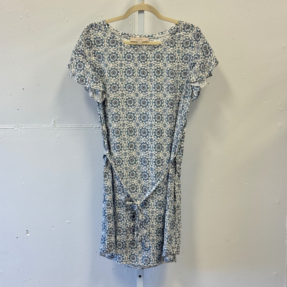 LOFT Petites Floral Medallion Flutter Sleeve Rayon Tie Waist Dress MP Blue White